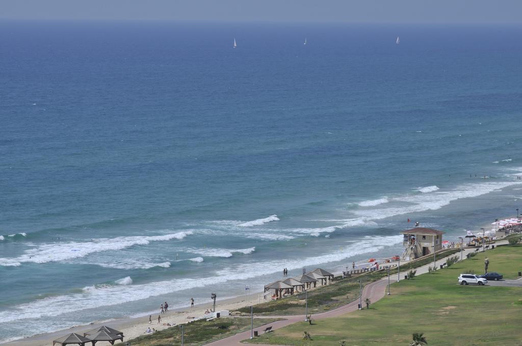 Play Hatzuk Beach Tel Aviv Dış mekan fotoğraf
